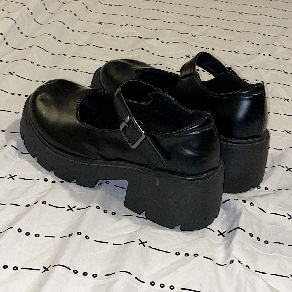 super cute platform mary janes ♡´･ᴗ･`♡